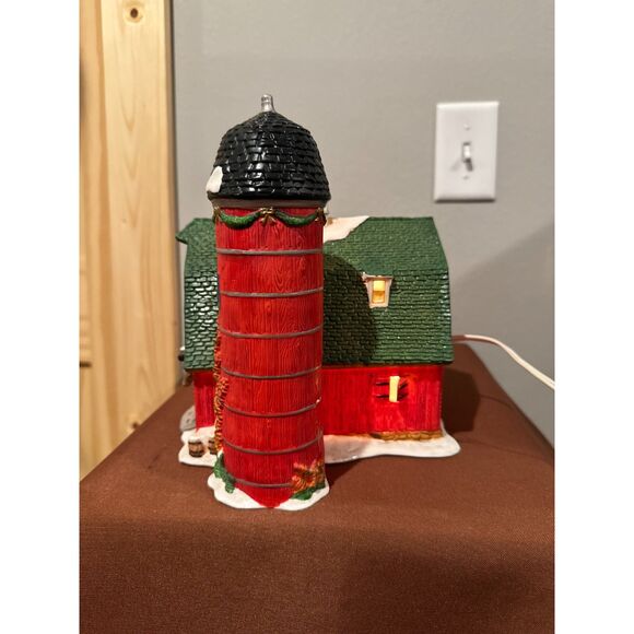 Heartland Valley Village Limited Edition Barn Illuminated Porcelain House - Picture 3 of 9